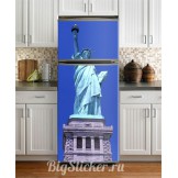 Наклейка на холодильник У статуи свободы А035